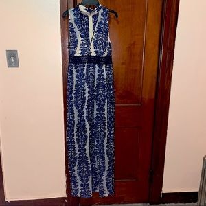 Blue & beige lace dress 💙